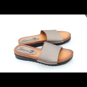 NWOT 7 for all man kind slide sandals